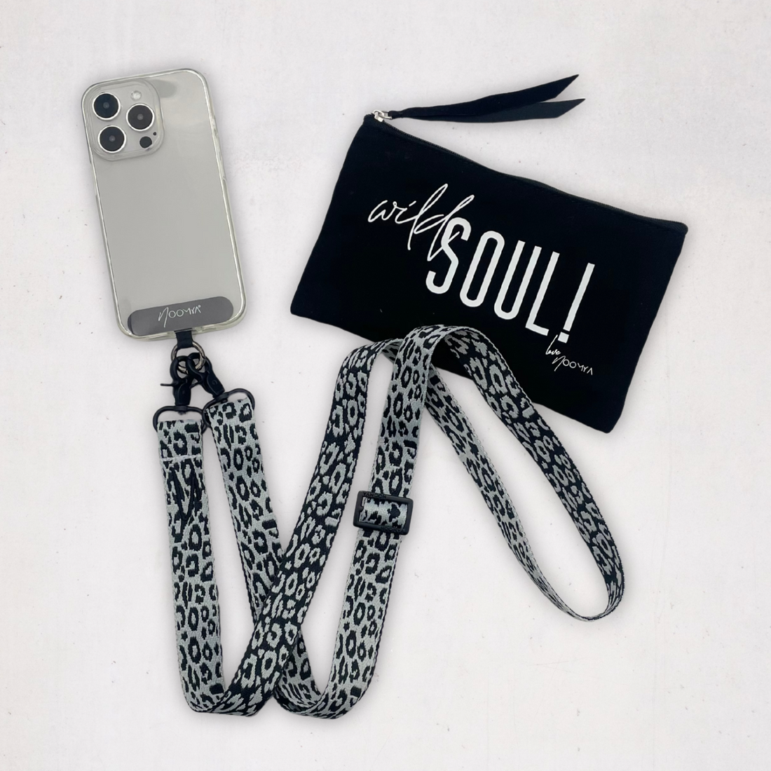 Breites Handyband | universal für alle Handymodelle inkl Adapter | Dein stylisher Begleiter | Wild Soul Leo - Ghost Grey