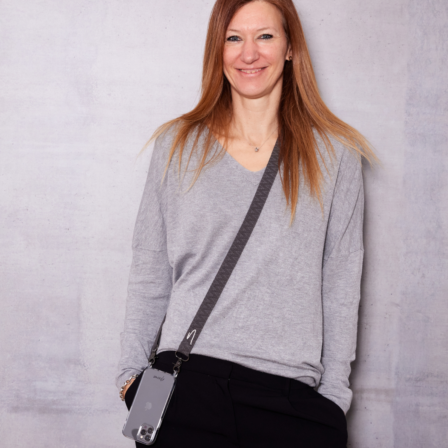 Style Bundle zum Wechseln aus 2 Handybänder + Handyhülle | Wine Tasting & Phantom Grey