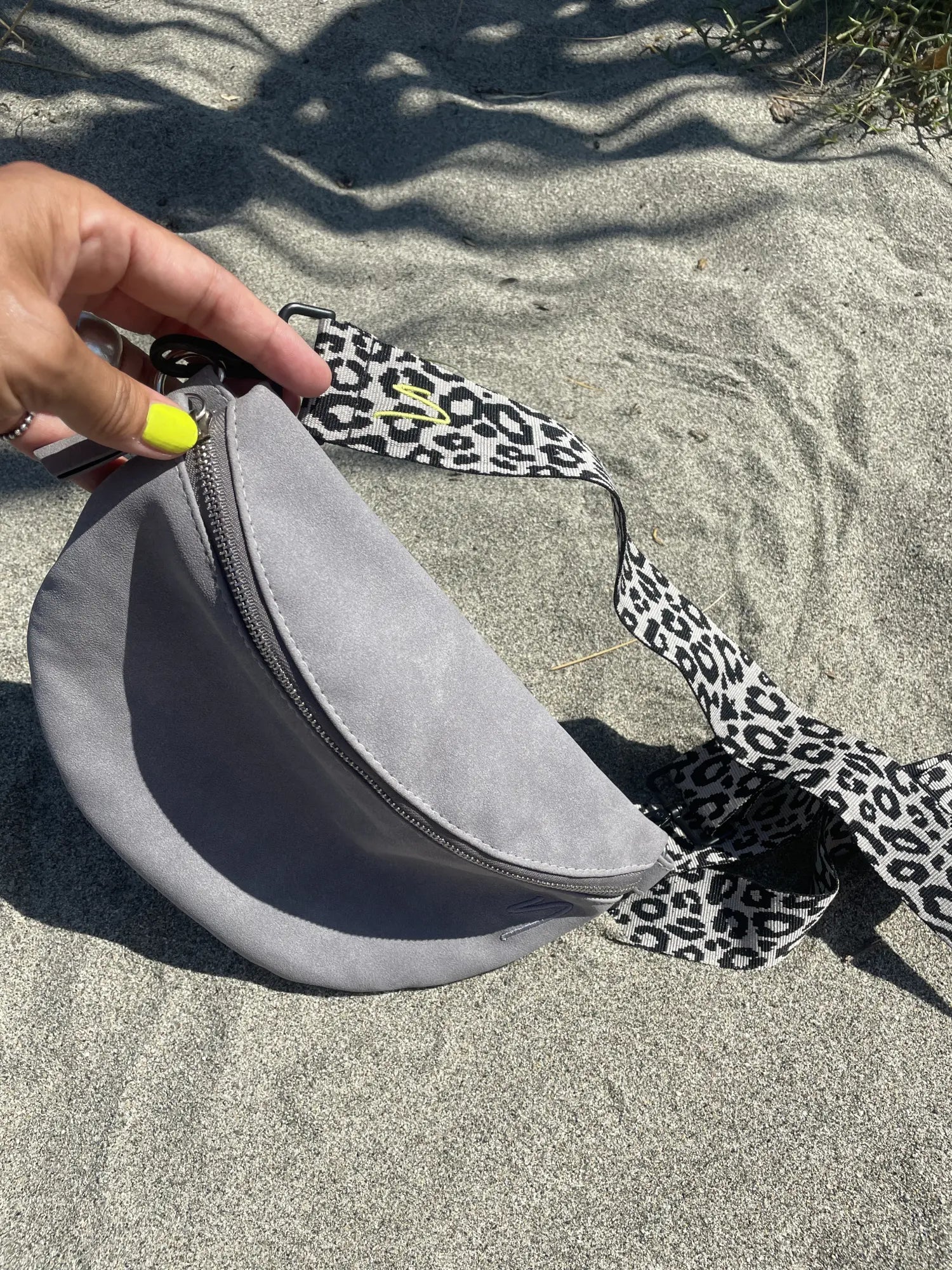 Style Bundle Tasche & Taschengurt | Spare 15€ im Set aus Crossbody Moondust & stylishem Taschengurt Wild Soul Leo