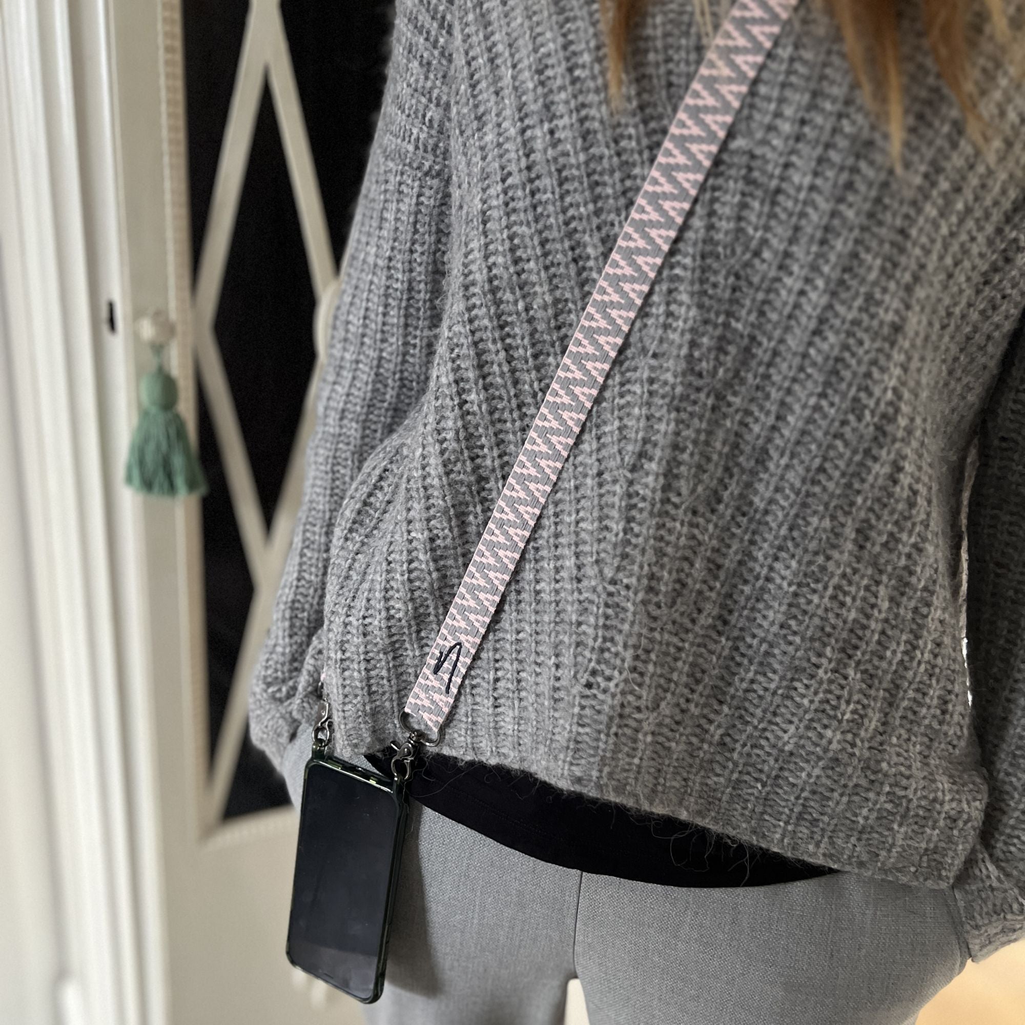 Wide interchangeable phone strap - Sweet Grey