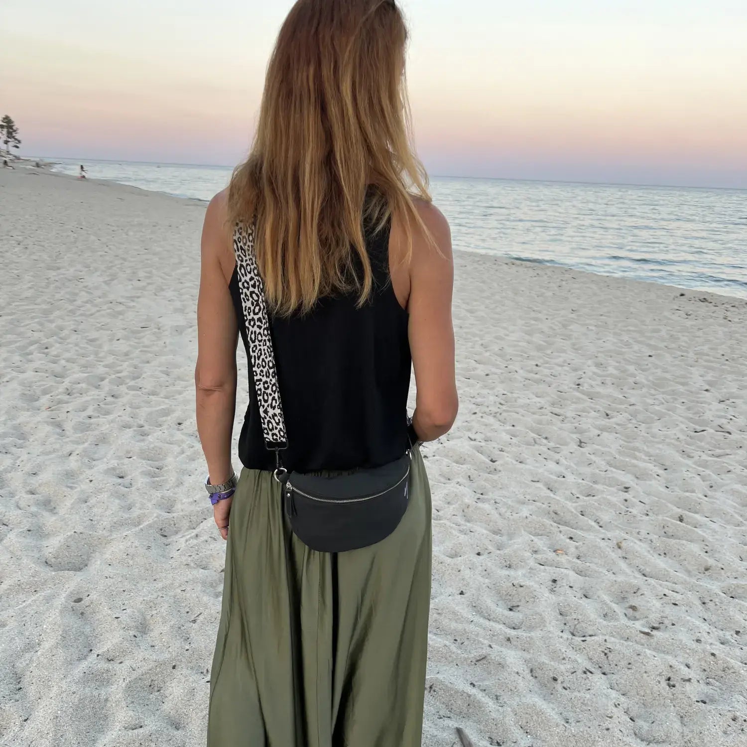 Tasche / Crossbody Bag mit wechselbarem Taschengurt | Black Mamba | vegan