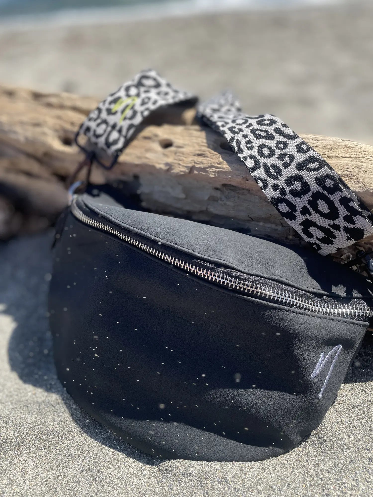 Style Bundle Tasche &amp; Taschengurt | Spare 15€ im Set aus Crossbody Black Mamba &amp;  stylishem Taschengurt  Wild Soul Leo