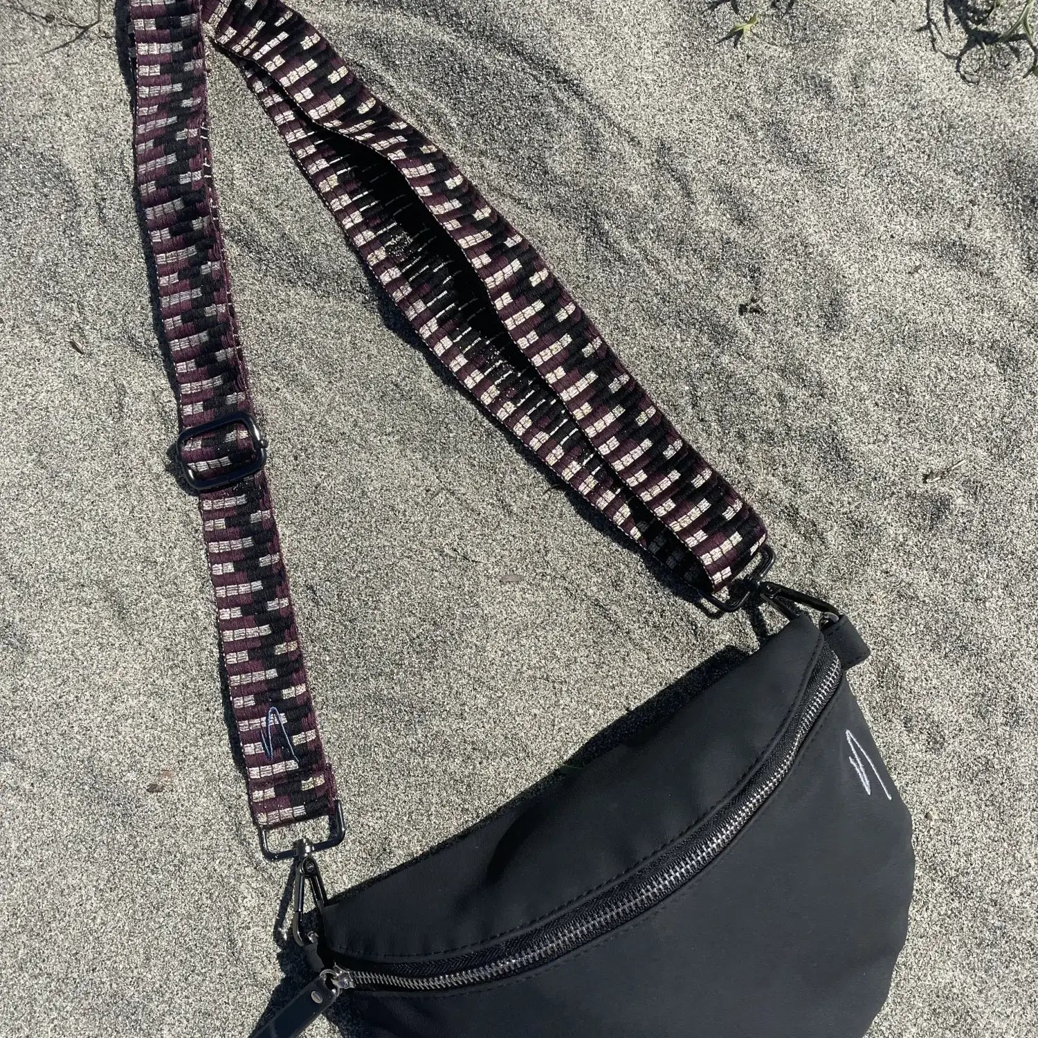 Tasche / Crossbody Bag mit wechselbarem Taschengurt | Black Mamba | vegan
