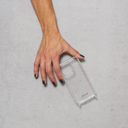 Handyhülle für iPhone Modelle mit Ösen für Handyketten &amp; Handybänder | transparent